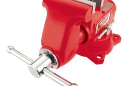 Assembly of bench vice