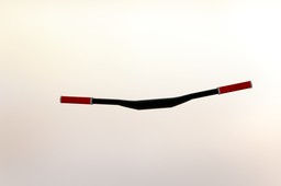 Downhill MTB handlebars and grips
