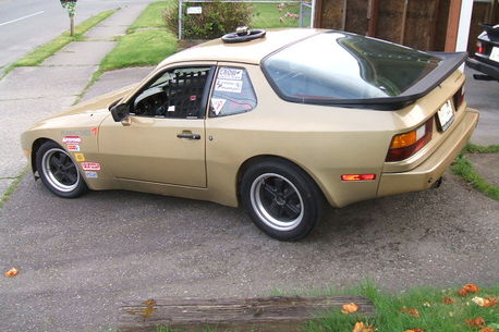PORSCHE 944
